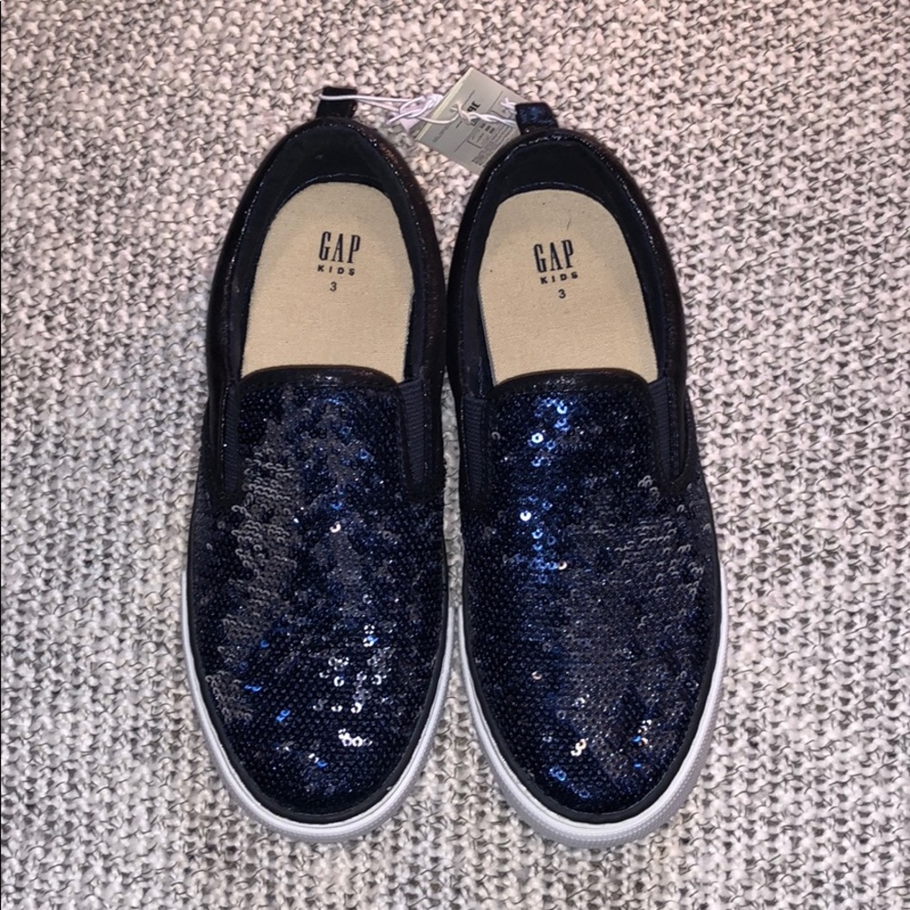 👧🏽Girls Gap NWT Navy Blue & Silver sequins shoe